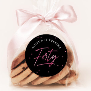 Moderne zwart roze kalligrafie 40e verjaardag ronde sticker