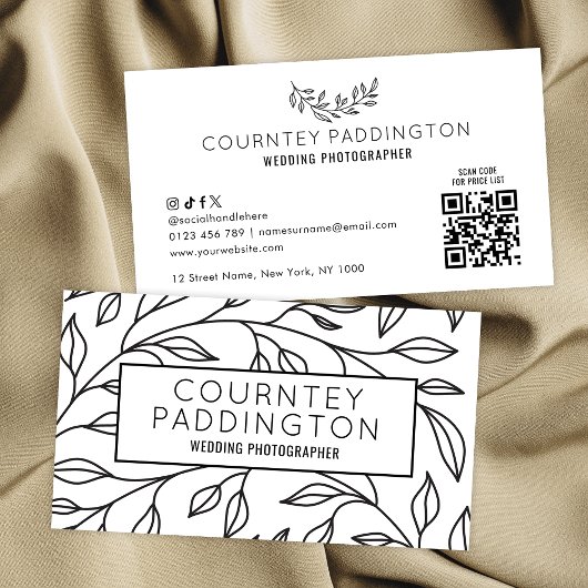 Moderne zwart-wit bloemen schoonheidssalon QR-code Visitekaartje