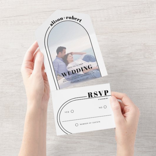 Moderne zwart-wit boog en foto bruiloft all in one uitnodiging (Afscheurbaar)