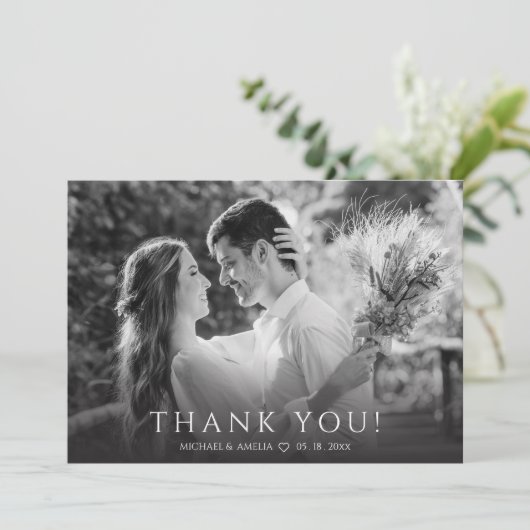 Moderne zwart-wit bruiloft bedankkaart (Staand voorkant)