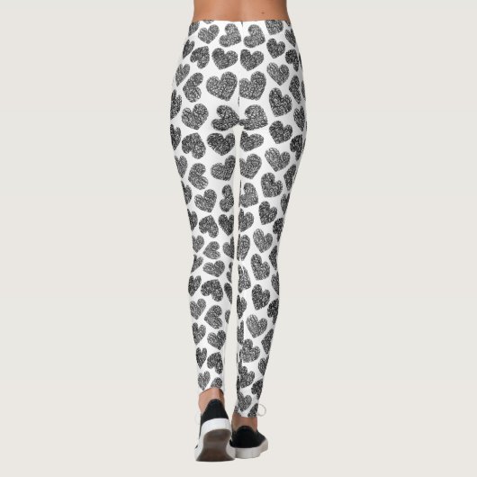Moderne zwart-wit doodle harten Monogrammed Leggings (Achterkant)