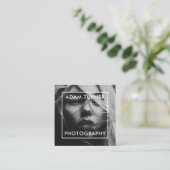 Moderne zwart-wit foto minimale fotografie vierkante visitekaartje (Staand voorkant)