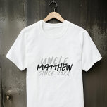 Moderne zwart-wit grunge voor de koele oom t-shirt<br><div class="desc">Dit grunge en moderne ontwerp is samengesteld uit san serif typografie.</div>