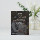 Moderne Zwart & Wit Huwelijksfoto Sla de datum op Briefkaart (Staand voorkant)