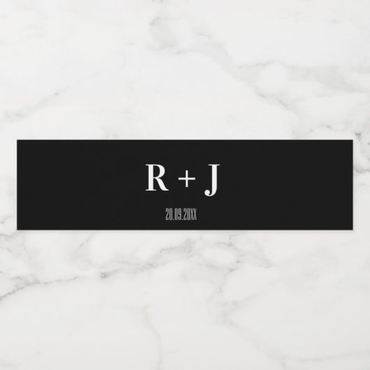 Moderne zwart-wit monogram bruiloft waterfles etiket (Enkel label)
