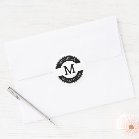 Moderne zwart-wit monogram initiaal sticker (Envelop)