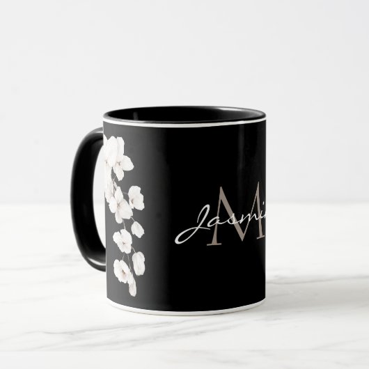 Moderne zwart-wit orchideeën Floral Monogram Mok (Voorkant links)