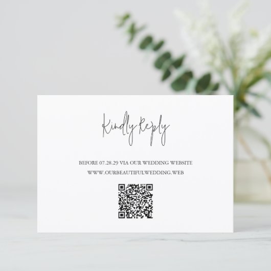 Moderne Zwart-Wit QR-code Chic Huwelijk RSVP Kaartje (Staand voorkant)