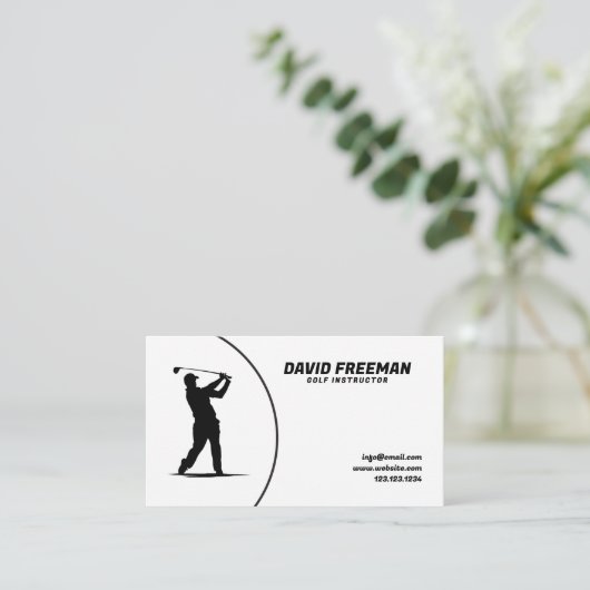 Moderne Zwart-wit Swing Golf Instructeur Visitekaartje (Staand voorkant)
