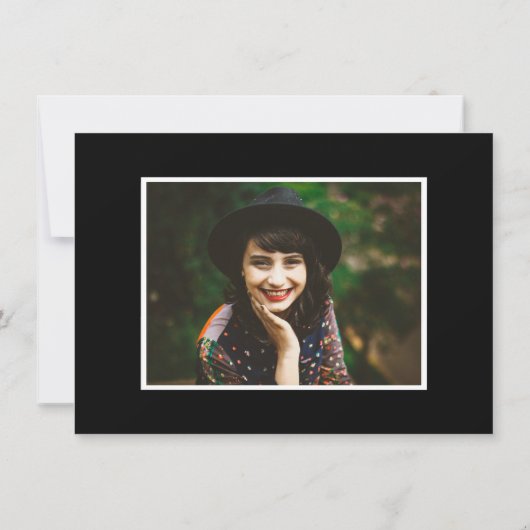 Moderne Zwart & Wit Vleermuis Mitzvah Feestuitnodi Kaart (Achterkant)