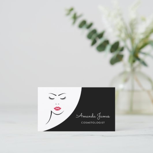 Moderne Zwart Wit Vrouw Rode Lippen Cosmetoloog Visitekaartje (Staand voorkant)