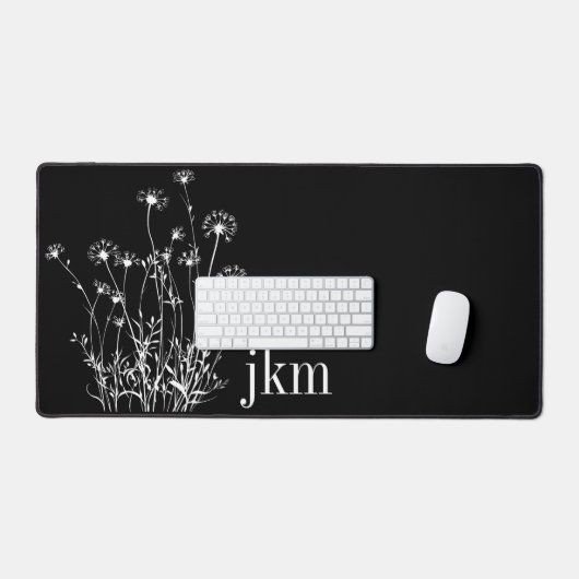 Moderne zwart & wit Wildflower Monogram Bureaumat (Keyboard & Muis)