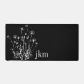 Moderne zwart & wit Wildflower Monogram Bureaumat (Voorkant)