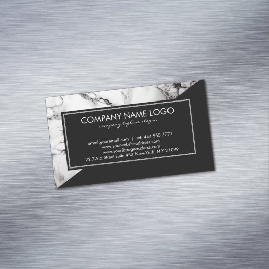 Moderne zwart-witte driehoek marmeren steen visitekaartje magneet (Voorbeeld)