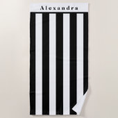 Moderne zwart-witte strepen strandlaken (Voorkant)