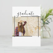 Moderne zwarte Abstracte Afstuderen Foto-uitnodigi Kaart (Staand voorkant)