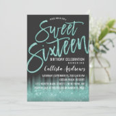 Moderne Zwarte Aqua Glitter Typografie Sweet 16 Kaart (Staand voorkant)