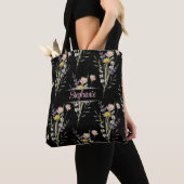 Moderne Zwarte Bloemen Land Wildflowers Gooi Pil Tote Bag (Dichtbij)