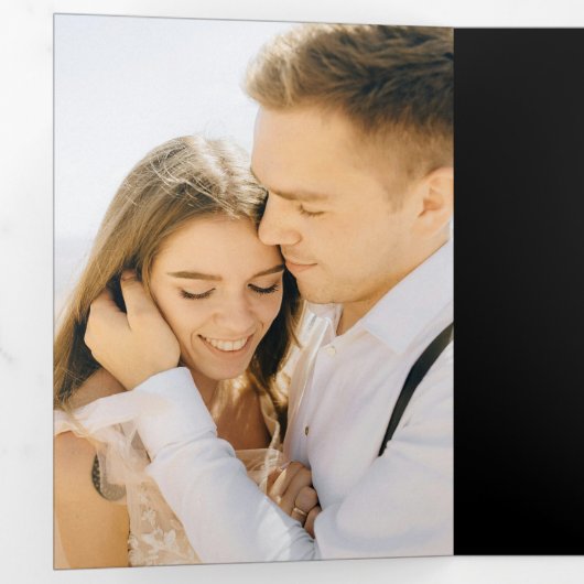 Moderne Zwarte bruiloft RSVP Details QR Code Foto Drieluik Uitnodiging (Binnenzijde eerst)