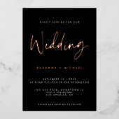 Moderne Zwarte Calligraphy Script Bruiloft Goud Folie Uitnodiging (Voorkant)