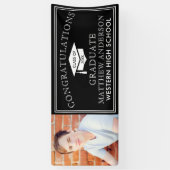Moderne Zwarte Congrats Afstudeerfoto Spandoek (Verticaal)