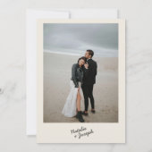 Moderne zwarte crème retro grillige foto bruiloft kaart (Achterkant)