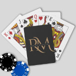 Moderne zwarte en goudInitialen Elegant Monogramme Pokerkaarten<br><div class="desc">Moderne zwarte en gouden Initialen Elegant Monogrammed-speelkaarten. Een luxueus ontwerp met een gouden dubbele monogram/initialen die met jouw naam worden overspoeld. In elegante kleuren en een prachtig aangepast cadeau.</div>