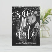 Moderne zwarte en witte foto-overlay save the date (Staand voorkant)