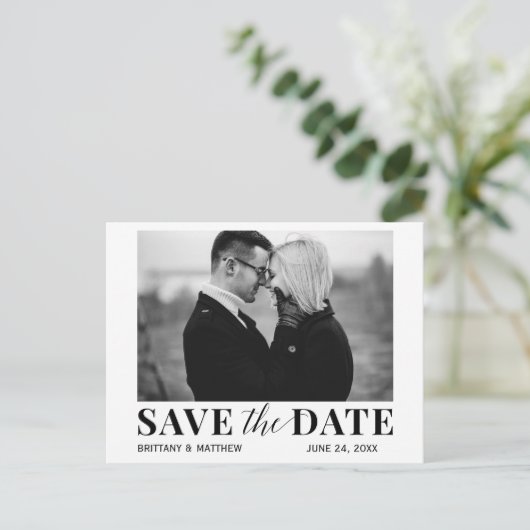 Moderne zwarte en witte foto Trendy Save the Date Briefkaart (Staand voorkant)