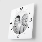 Moderne zwarte en witte fotocollage vierkante klok (Hoek)