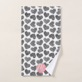 Moderne Zwarte en Witte Gekrabbelde Hart Monogram Bad Handdoek (Handdoek)