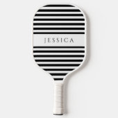 Moderne Zwarte En Witte Gestreepte Aangepaste Naam Pickleball Paddle (Achterkant)