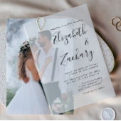 Moderne zwarte en witte kalligrafie bruiloft vellum uitnodigingen