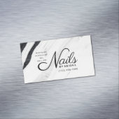 Moderne zwarte en witte marmernagels op naam magnetisch visitekaartje (Voorbeeld)