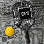 Moderne zwarte en witte PCB Microchip Geeky Aangep Pickleball Paddle<br><div class="desc">Gedetailleerde foto van een pcb-bord met microchip. Belangrijkste kleuren van de gedrukte schakeling: zwart-wit. Naam om te personaliseren.</div>
