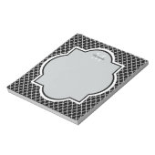 Moderne zwarte en witte Quatrefoil Monogramnaam Notitieblok (Linkerzijde)