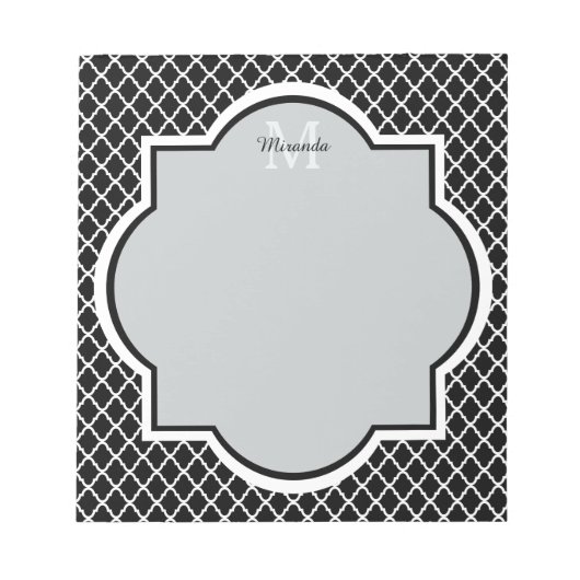 Moderne zwarte en witte Quatrefoil Monogramnaam Notitieblok (Voorkant)