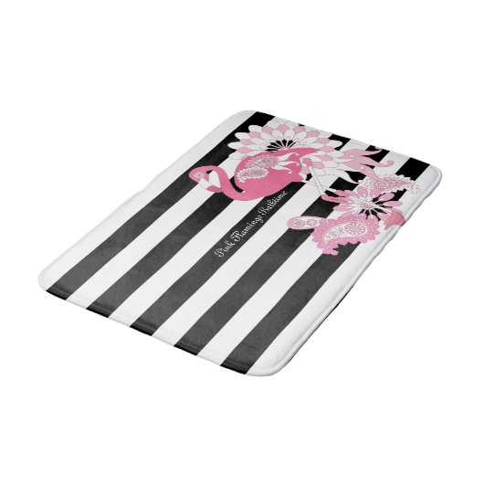 Moderne zwarte en witte strepe roze flamingo badmat (Gekanteld)