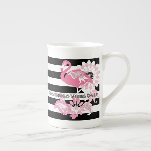 Moderne zwarte en witte strepe roze flamingo porselein kop (Rechts)