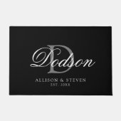 Moderne zwarte en witte, vaste familienaam deurmat (Voorkant)