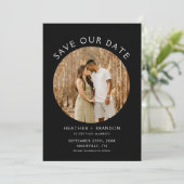 Moderne zwarte foto save our dates uitnodigingen (Staand voorkant)