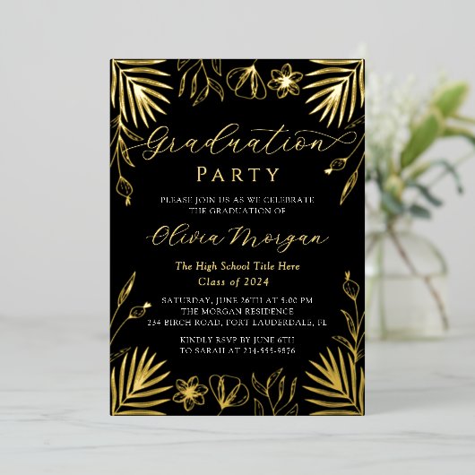 Moderne Zwarte Gouden Bloemenscript Afstudeerfoto  Folie Uitnodiging (Staand Voorkant)