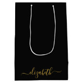 Moderne zwarte gouden monogram naam in script medium cadeauzakje (Achterkant)