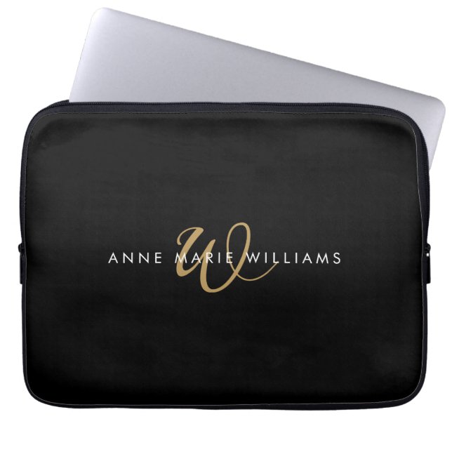 Moderne Zwarte Gouden Script Monogram  Laptop Sleeve (Voorkant)