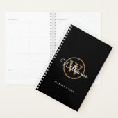 Moderne Zwarte Gouden Script Naam Monogram Planner (Display)