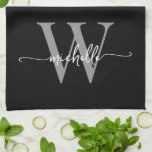 Moderne Zwarte Grijze Aangepaste Monogram Naam Scr Theedoek<br><div class="desc">Meisjesachtig modern elegante zwarte en grijze monogram initiaal naam handtekening script aangepaste gepersonaliseerde keukendoek. Dit ontwerp bevat je voornaam in een mooie handgeschreven stijl met zwierende staart lettertypografie (of kalligrafie) met monogram initiaal in grijs en wit op zwart. Deze zijn gemakkelijk aan te passen. Mooie stijlvolle vrouwelijke housewarming cadeau, ook...</div>