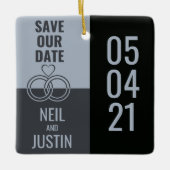 Moderne zwarte & grijze opslagdatum keramisch ornament (Voorkant)