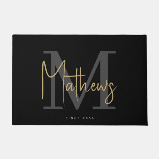 Moderne Zwarte Houtskool Goud Monogram Familienaam Deurmat (Voorkant)