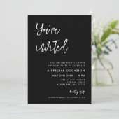 Moderne zwarte Je bent uitgenodigd Kaart (Staand voorkant)
