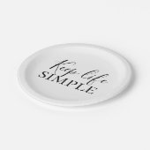 Moderne zwarte Keep Life Simple Quote Papieren Bordje (Gekanteld)